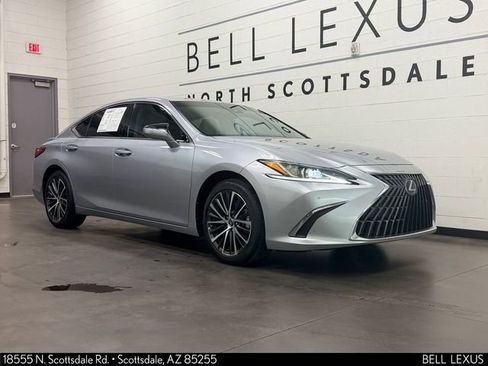Used 2025 Lexus ES 300h w/ Premium Package FWD image 2