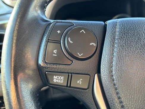 Used 2018 Toyota RAV4 LE Plus image 22