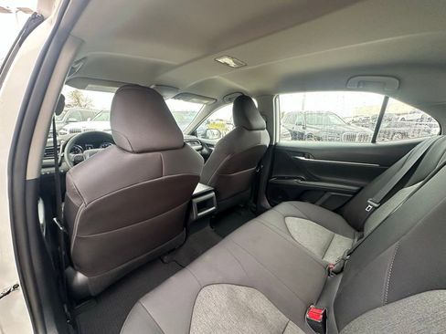 Used 2019 Toyota Camry LE image 17