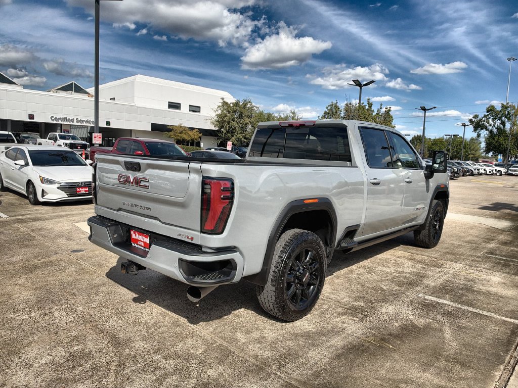 Used 2025 GMC Sierra 2500 AT4 w/ AT4 Premium Plus Package AWD/4WD image 11