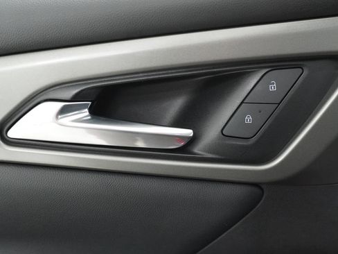 Used 2024 Chevrolet Traverse LT w/ Midnight/Sport Edition image 16