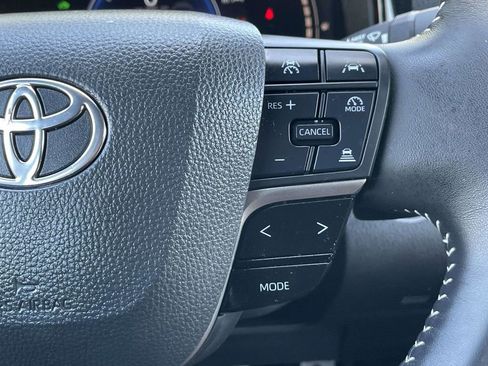 Used 2025 Toyota Camry SE w/ Convenience Package FWD image 29