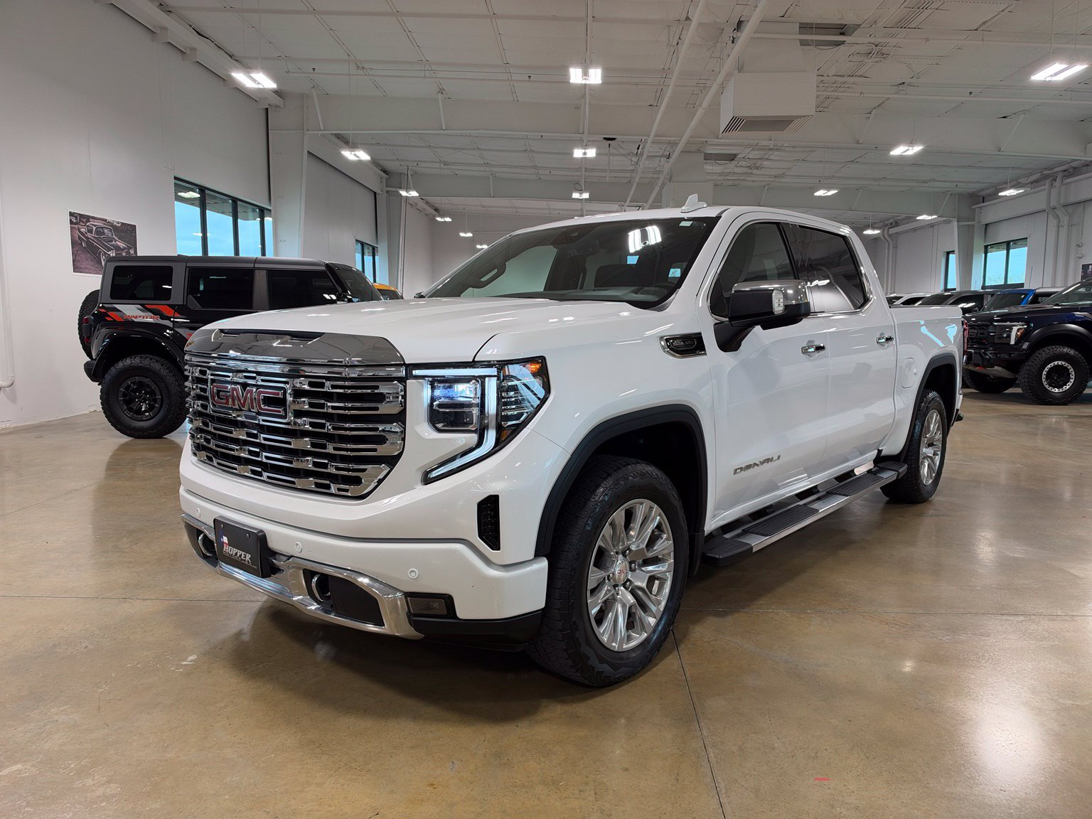 Used 2024 GMC Sierra 1500 Denali AWD/4WD image 3