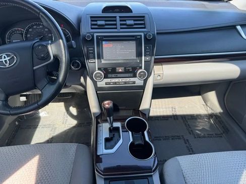 Used 2012 Toyota Camry XLE w/ Convenience Pkg image 2