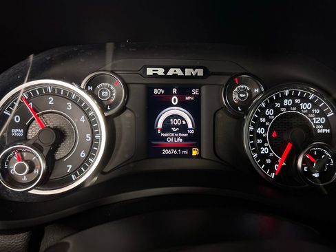 Used 2024 RAM 2500 Big Horn w/ Bed Utility Group image 15