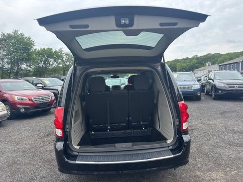 Used 2019 Dodge Grand Caravan SE image 46