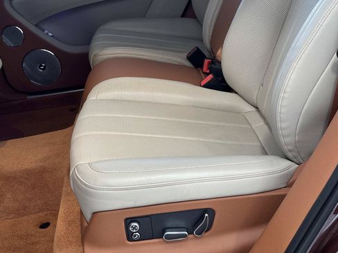 Used 2023 Bentley Bentayga Extended Wheelbase AWD/4WD image 5