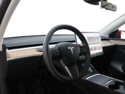 Used 2024 Tesla Model Y Long Range RWD image 15