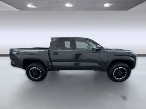 Certified 2024 Toyota Tacoma TRD Off-Road AWD/4WD image 8