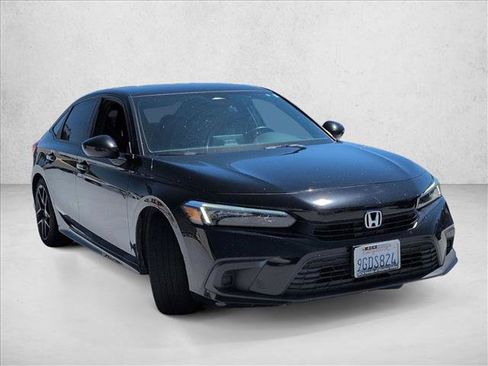 Used 2023 Honda Civic Sport image 3