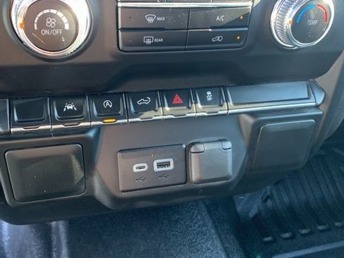 Used 2024 GMC Sierra 1500 Pro w/ Convenience Package image 23