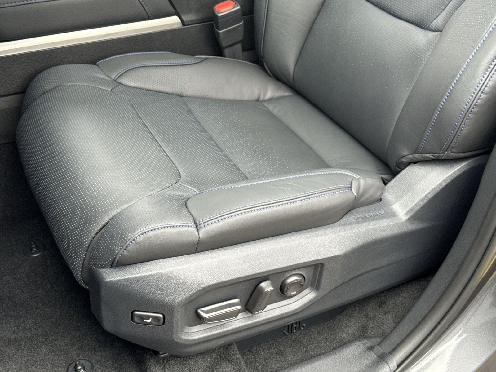 New 2026 Toyota Sequoia Platinum AWD/4WD image 22