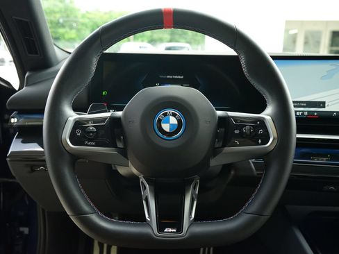 Used 2025 BMW i5 M60 AWD/4WD image 6