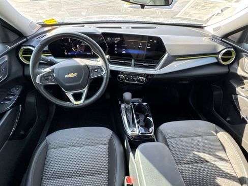 Used 2025 Chevrolet Trax LT w/ Driver Confidence Package FWD image 19