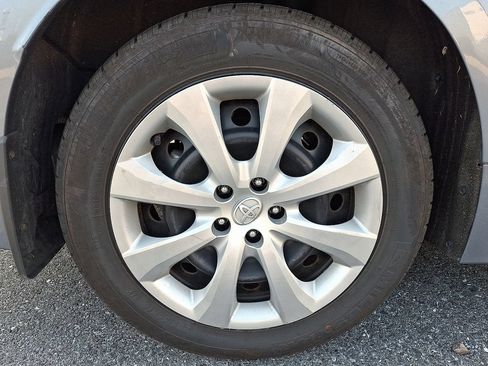 Used 2023 Toyota Corolla LE w/ Carpet Mat Package (TMS) FWD image 9