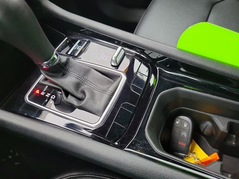 Used 2024 Jeep Compass Limited w/ High Altitude Package image 18