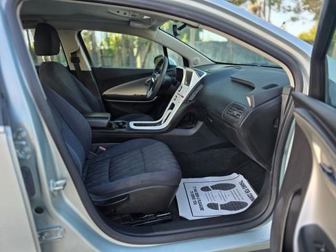 Used 2013 Chevrolet Volt FWD image 28