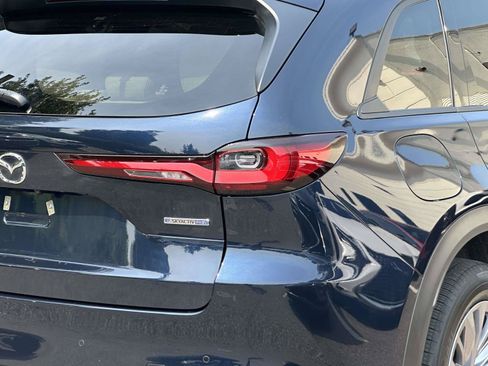 Used 2025 MAZDA CX-90 Plug-In Hybrid w/ Preferred AWD/4WD image 11