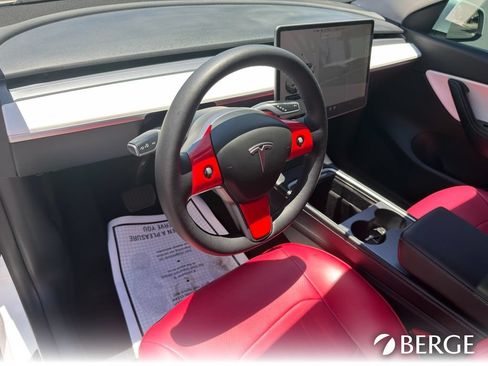 Used 2021 Tesla Model Y Long Range AWD/4WD image 13