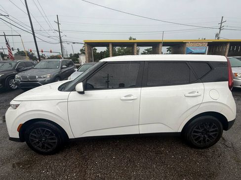 Used 2021 Kia Soul LX FWD image 5