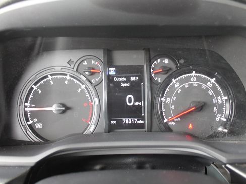 Used 2021 Toyota 4Runner Trail Special Edition AWD/4WD image 9
