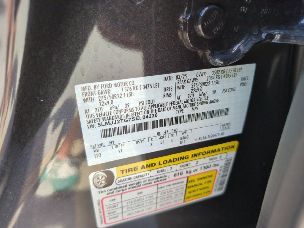 Used 2025 Lincoln Navigator Black Label AWD/4WD image 35