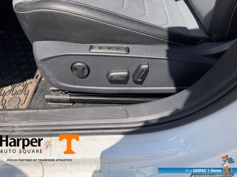 Used 2025 Volkswagen Jetta SEL FWD image 18