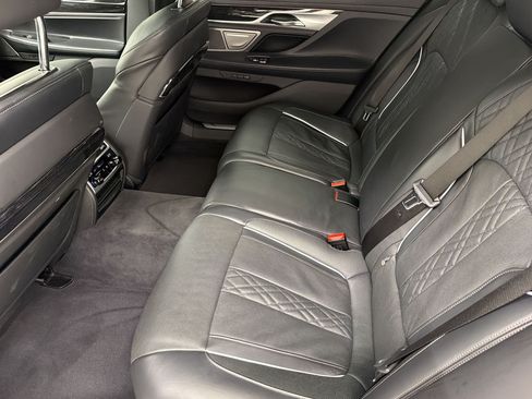 Used 2022 BMW 740i w/ M Sport Package RWD image 23