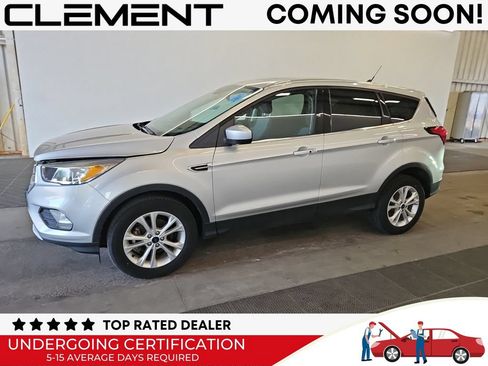 Used 2019 Ford Escape SE FWD image 1