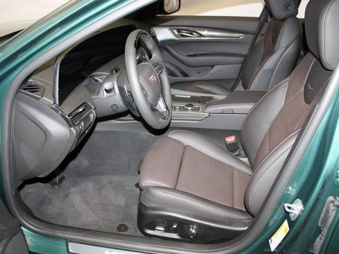 Used 2025 Cadillac CT5 V w/ Technology Package image 8