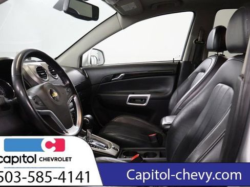 Used 2013 Chevrolet Captiva Sport LTZ FWD image 12