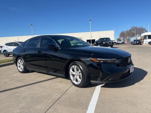 Certified 2025 Honda Accord LX image 3