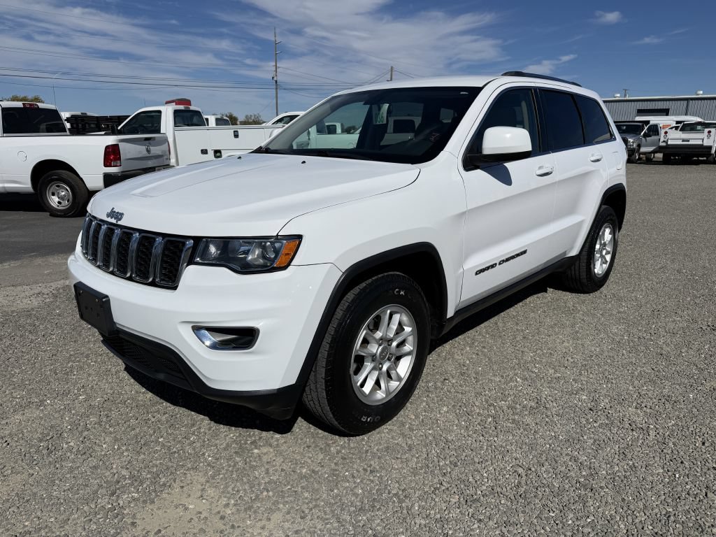 Used 2018 Jeep Grand Cherokee Laredo RWD image 2