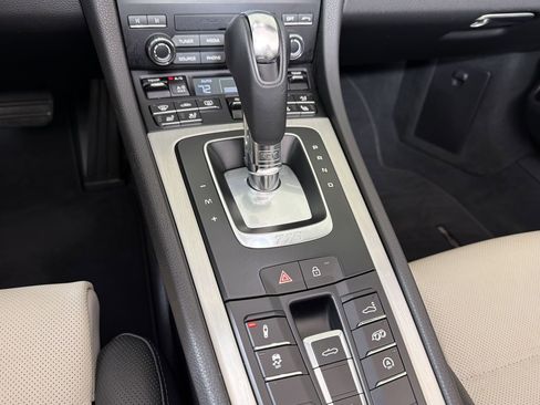Certified 2024 Porsche 718 Boxster RWD image 17