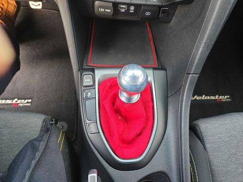 Used 2020 Hyundai Veloster Turbo R-Spec image 25