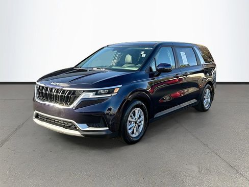 Certified 2024 Kia Carnival LX image 3