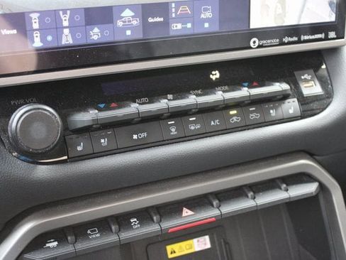 Used 2023 Toyota Tundra Limited image 26