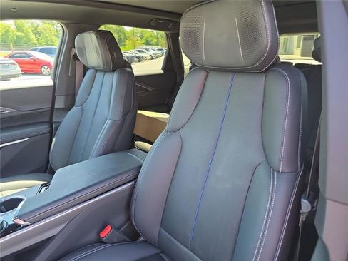 Used 2025 Cadillac Lyriq Luxury w/ LPO, Floor Liner Package AWD/4WD image 23