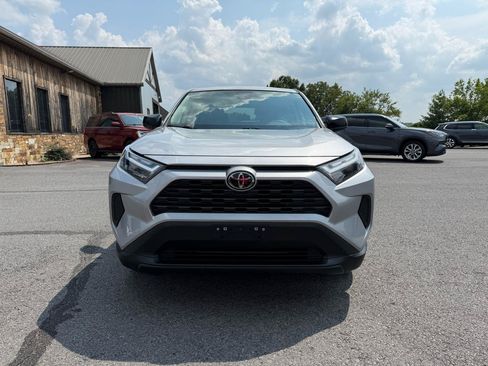 Used 2023 Toyota RAV4 LE FWD image 9