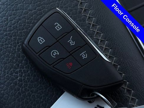 Used 2022 GMC Yukon XL Denali w/ Advanced Technology Package image 28