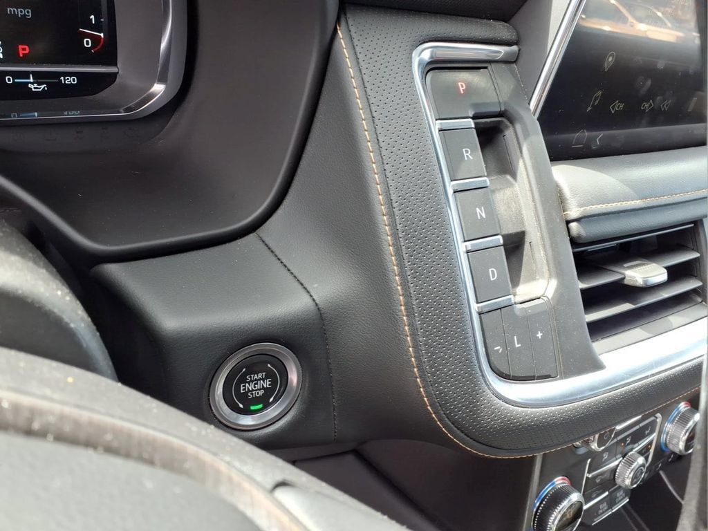 Used 2022 GMC Yukon XL AT4 AWD/4WD image 22