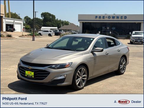 Used 2022 Chevrolet Malibu LT FWD image 1