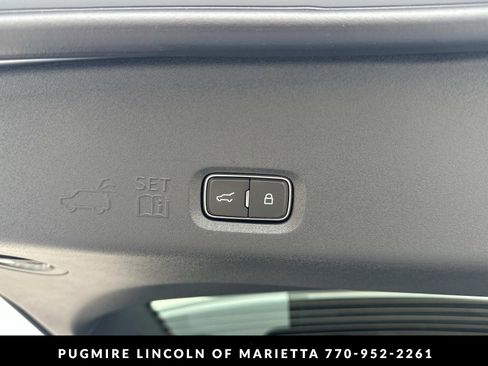 New 2026 Lincoln Navigator L Reserve AWD/4WD image 19