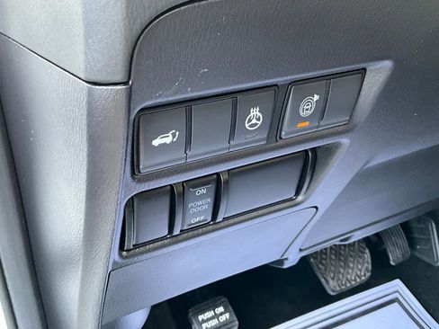 Used 2024 Nissan Armada Platinum w/ Captain's Chairs Package image 42