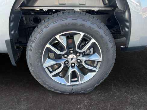 Used 2023 Chevrolet Silverado 1500 RST AWD/4WD image 23