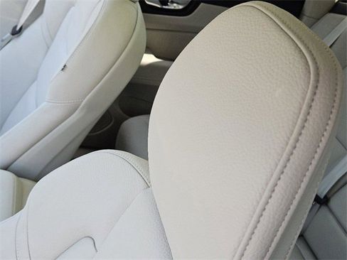 Certified 2025 Volvo XC60 T8 Plus w/ Protection Package Premier image 19