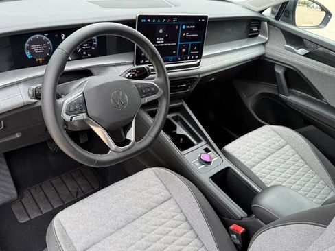 Used 2025 Volkswagen Tiguan S FWD image 10