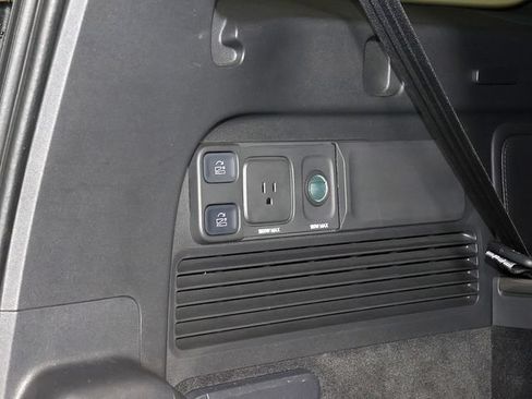 Used 2024 Rivian R1S Adventure Dual AWD/4WD image 31