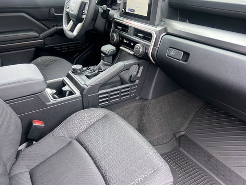 New 2026 Toyota 4Runner SR5 AWD/4WD image 16
