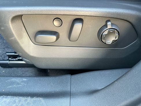 New 2025 Buick Envision Avenir image 19